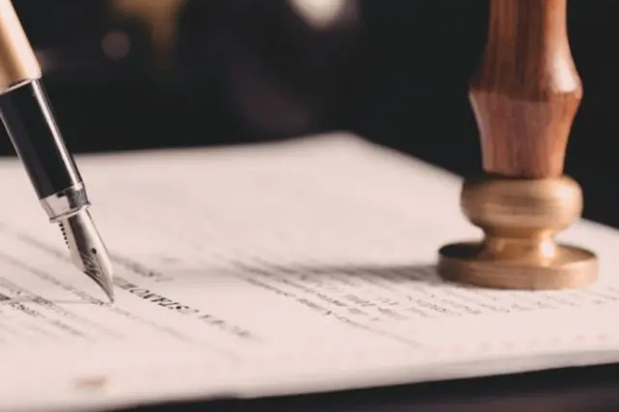 Can I write a document and have it notarized or commissioned in Canada?